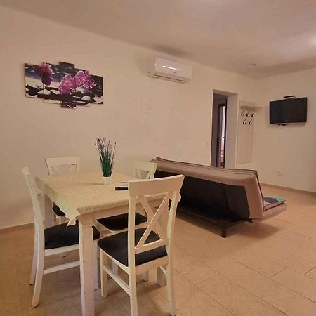 Apartment In Balatonlelle 40765 Bagian luar foto