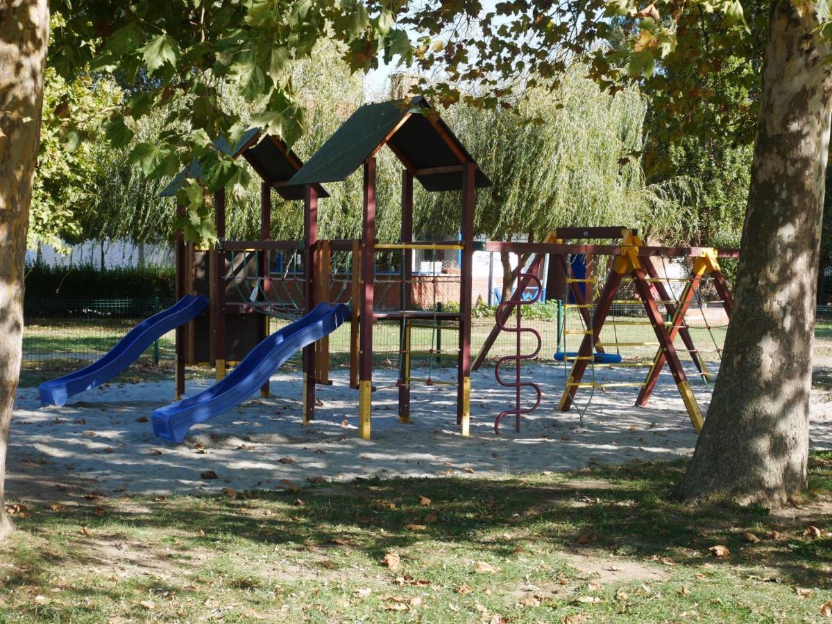 Apartment In Balatonlelle 40765 Bagian luar foto