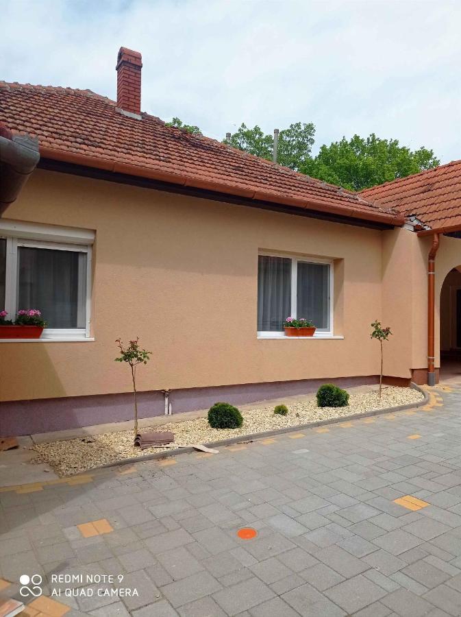 Apartment In Balatonlelle 40765 Bagian luar foto