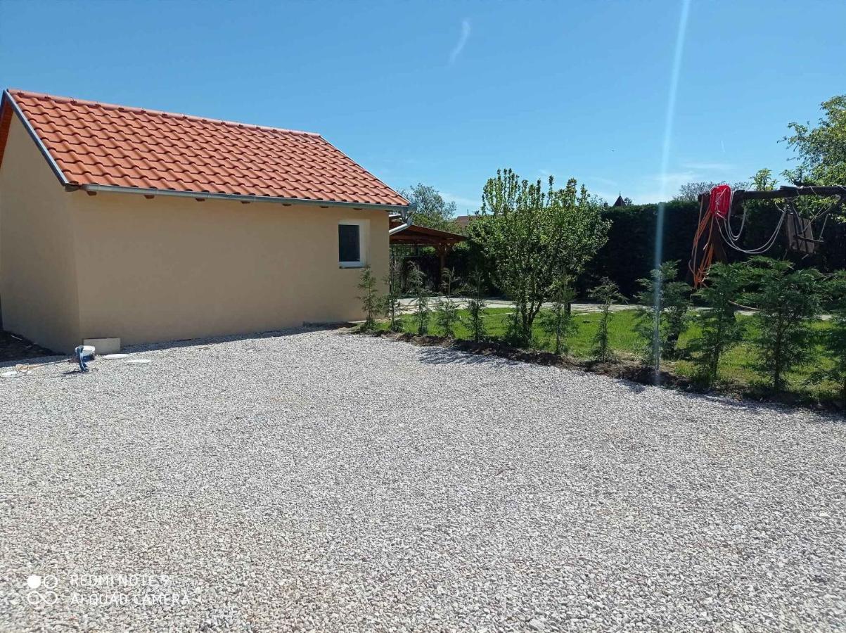 Apartment In Balatonlelle 40765 Bagian luar foto